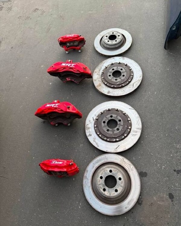 2015-2024 DODGE CHARGER SRT HELLCAT 6 PISTON BREMBO BRAKE CALIPER SET WITH ROTORS